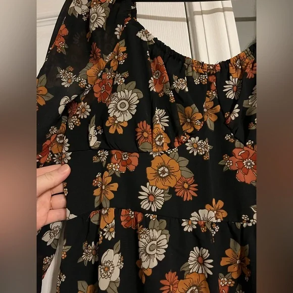 Floral Black Midi Dress - Picture 5 of 7